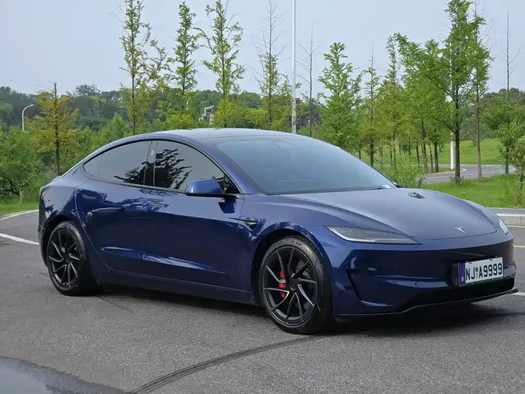 Tesla Model 3 — фото 3