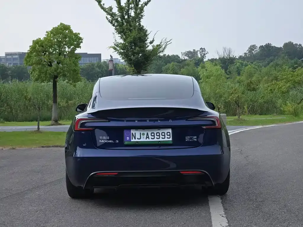 Tesla Model 3 — фото 5