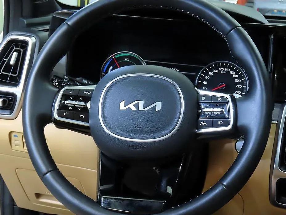 Kia Sorento — фото 9