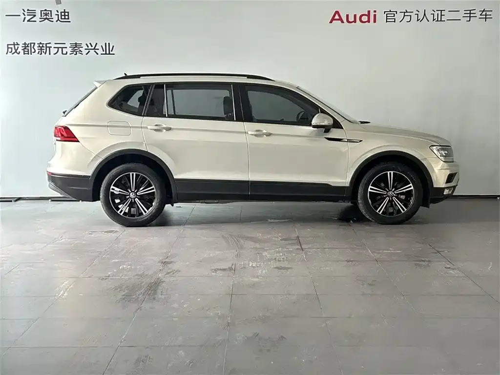 Volkswagen Tiguan L — фото 8