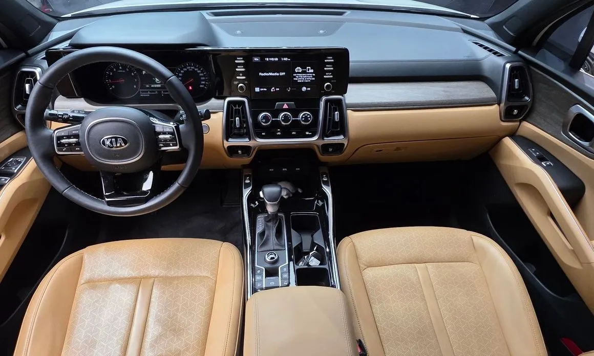 Kia Sorento — фото 8