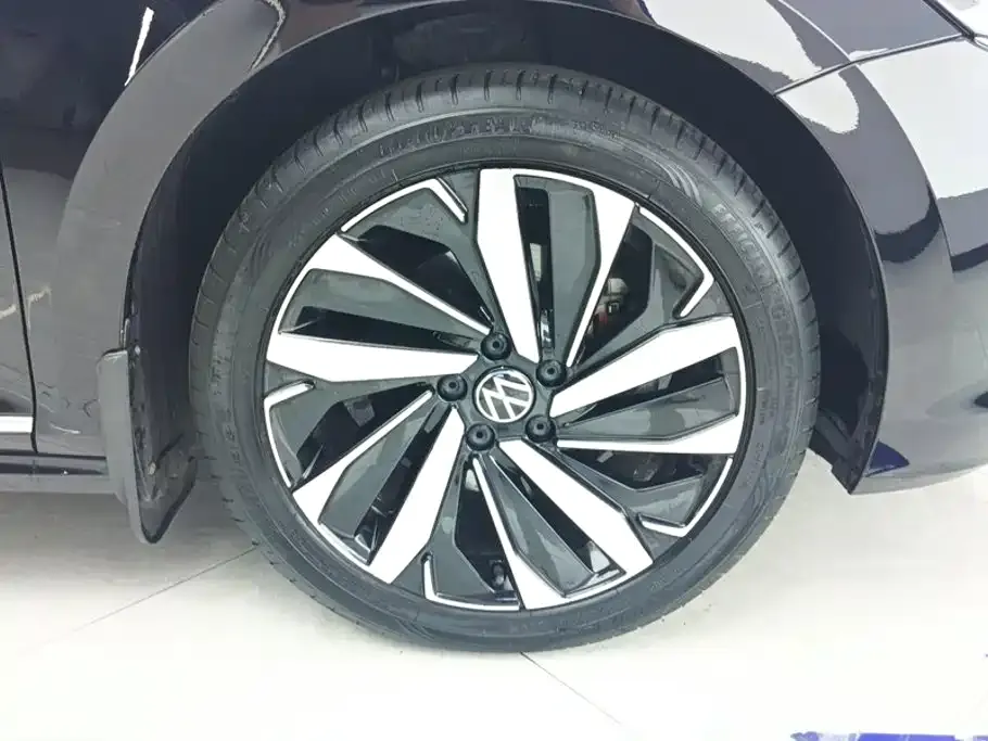 Volkswagen Passat — фото 10