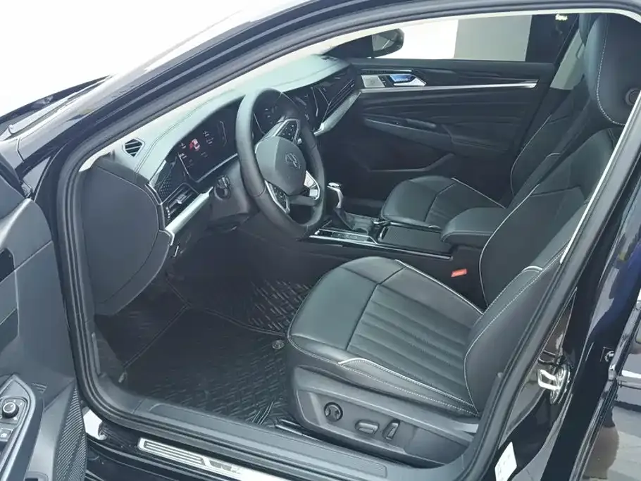 Volkswagen Passat — фото 9