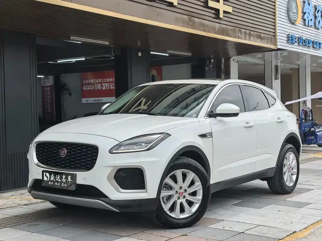 Jaguar E-PACE — фото 1
