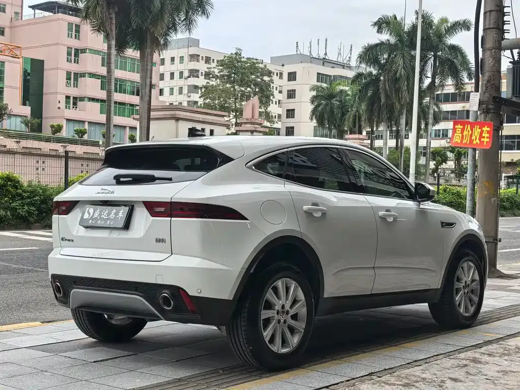 Jaguar E-PACE — фото 4