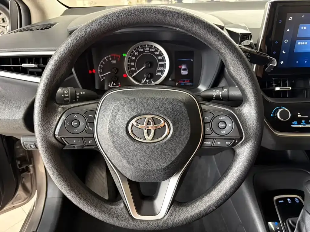 Toyota Corolla — фото 9
