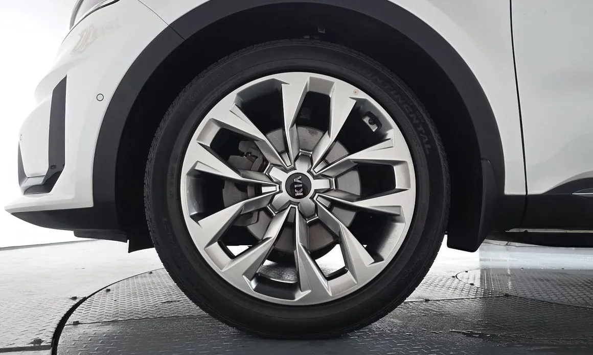 Kia Sorento — фото 8