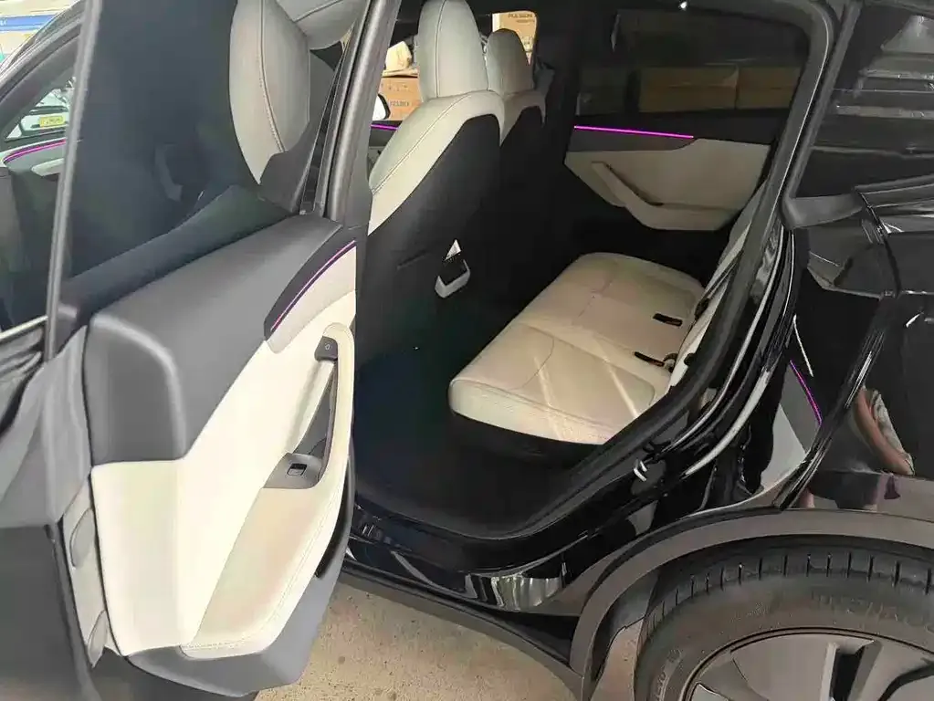 Tesla Model Y — фото 5