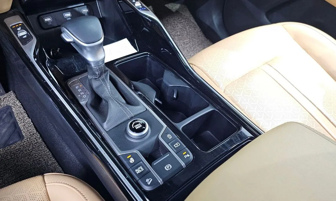 Kia Sorento — фото 7