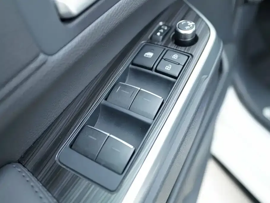 Toyota Sienna — фото 6