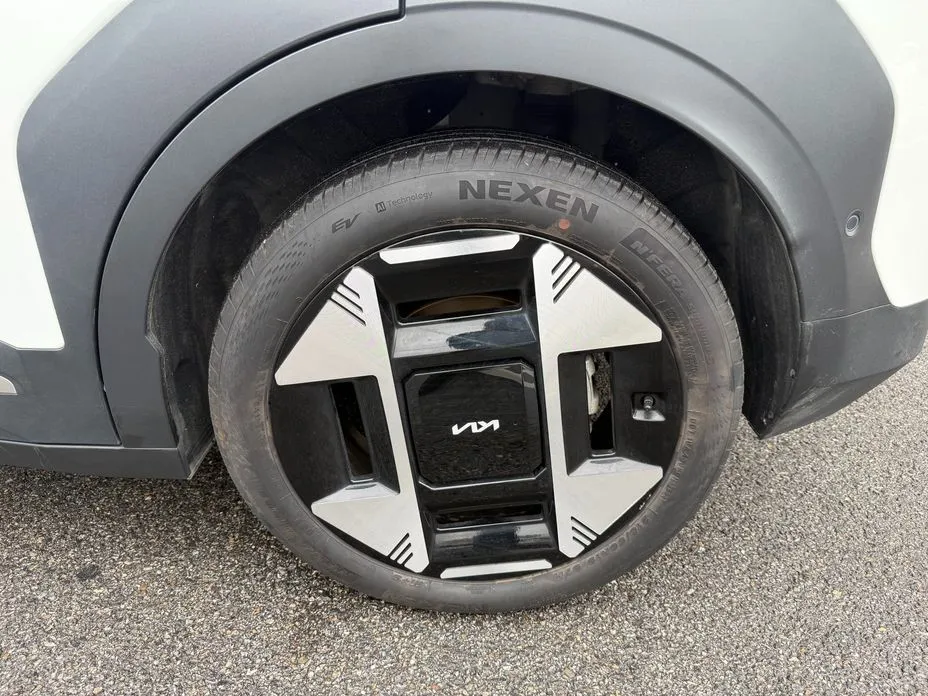 Kia EV3 — фото 10