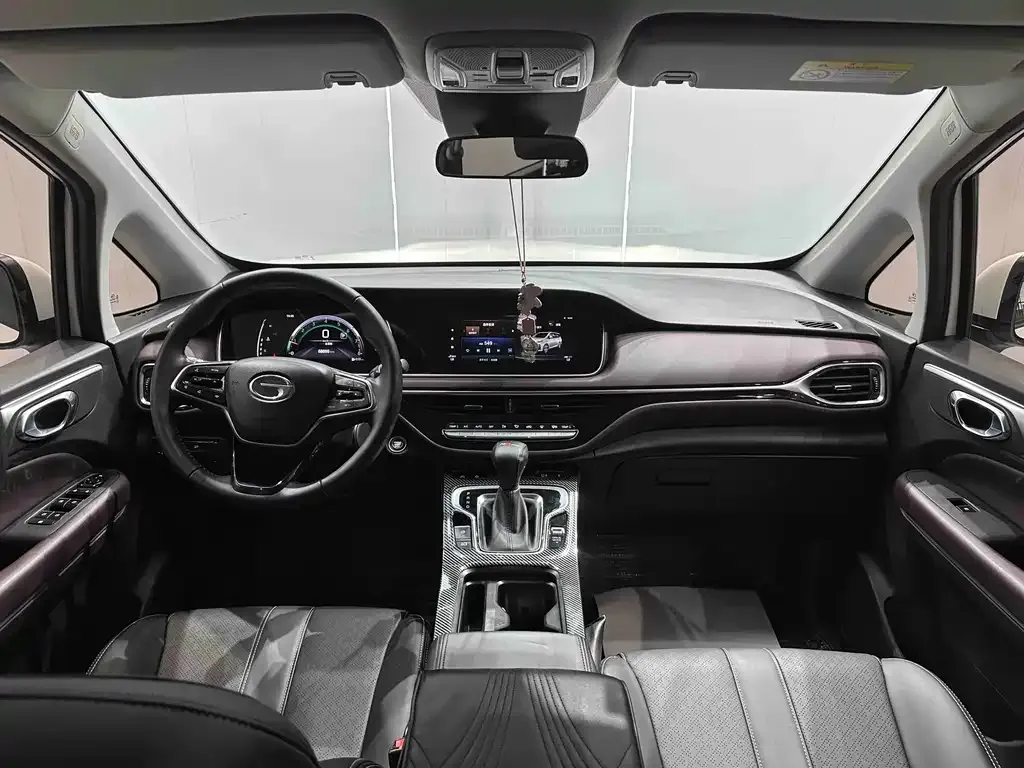 GAC Motor Trumpchi M6 — фото 5