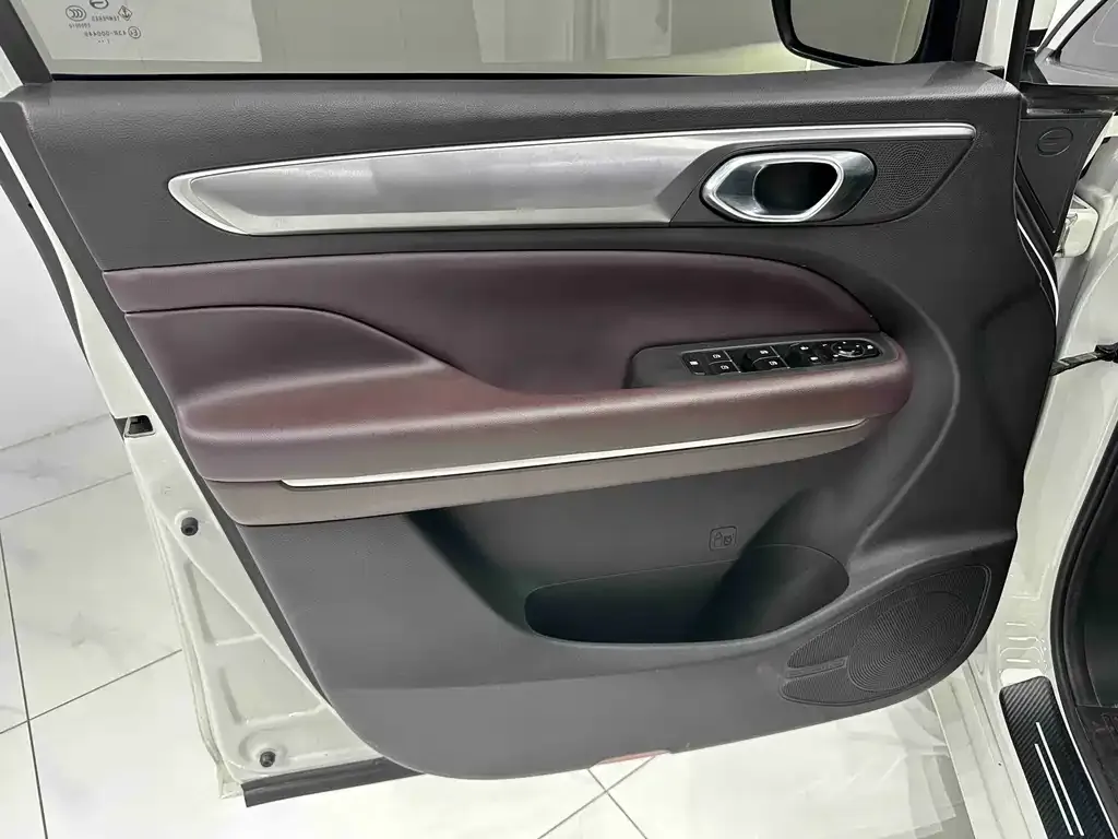 GAC Motor Trumpchi M6 — фото 10