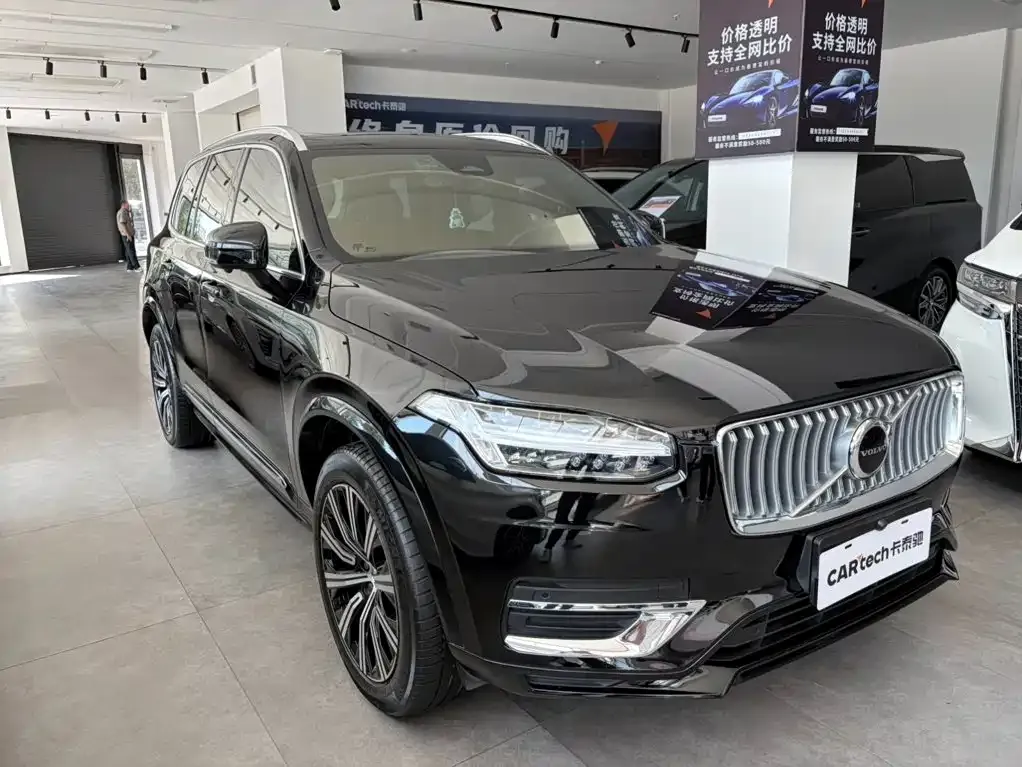 Volvo XC90 — фото 9