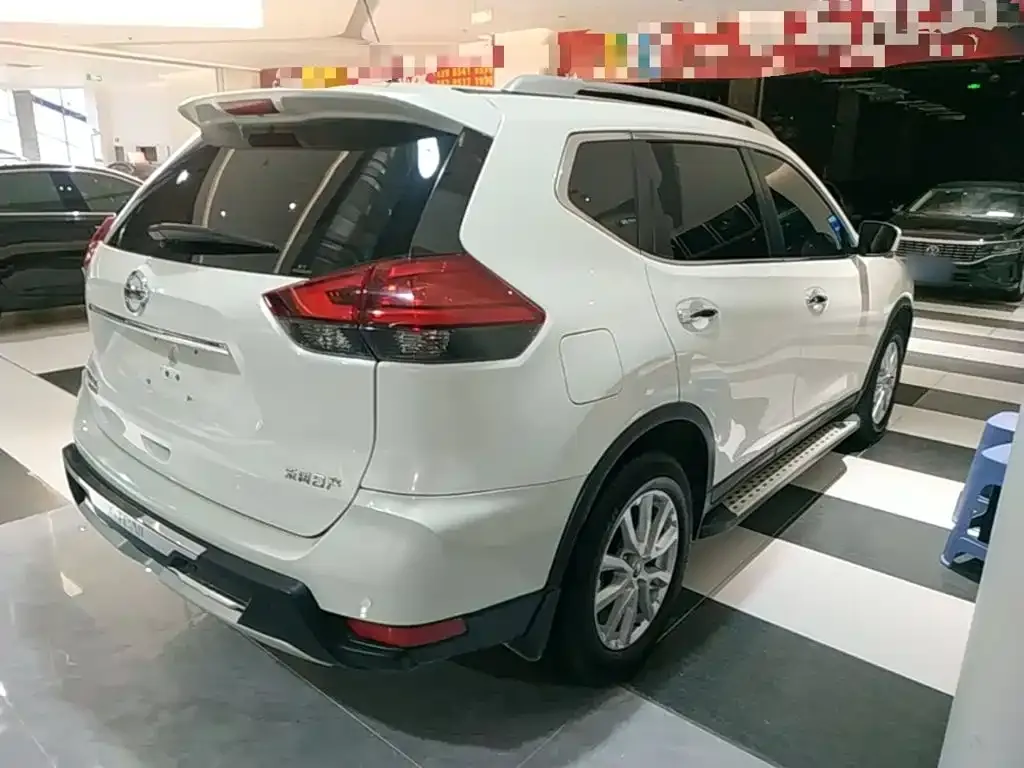 Nissan X-Trail — фото 9