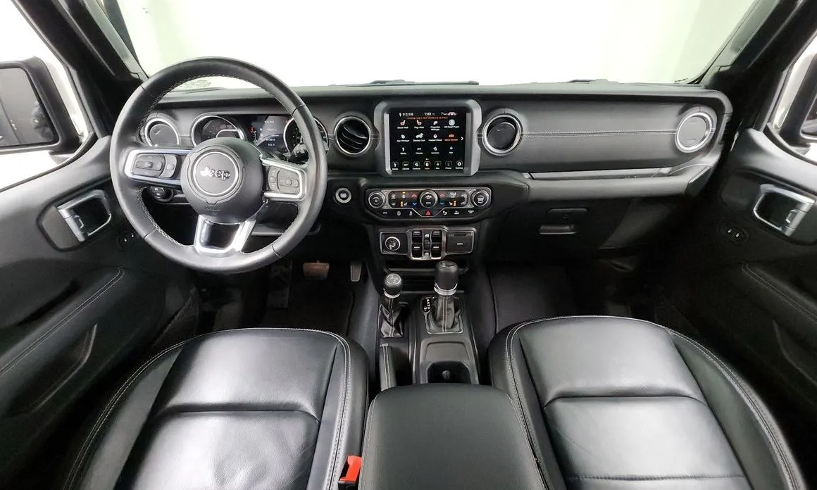 Jeep Wrangler — фото 2
