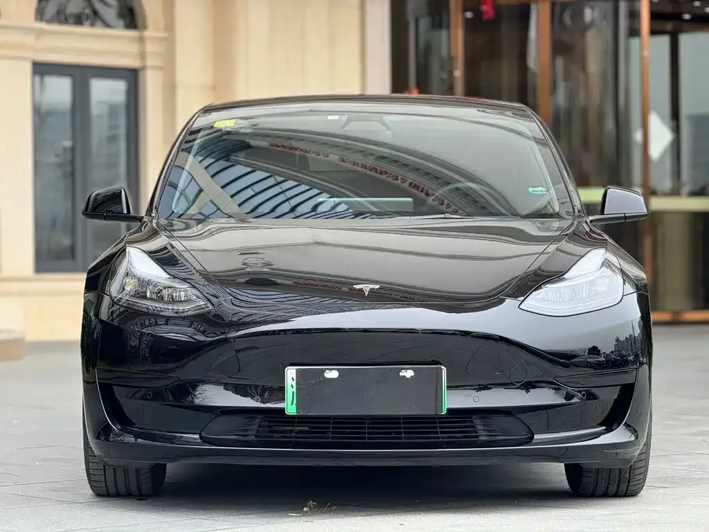 Tesla Model 3 — фото 7