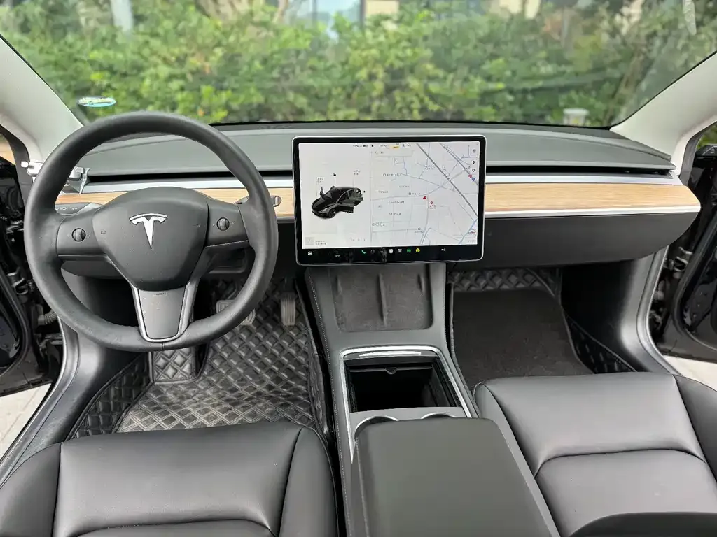 Tesla Model 3 — фото 6