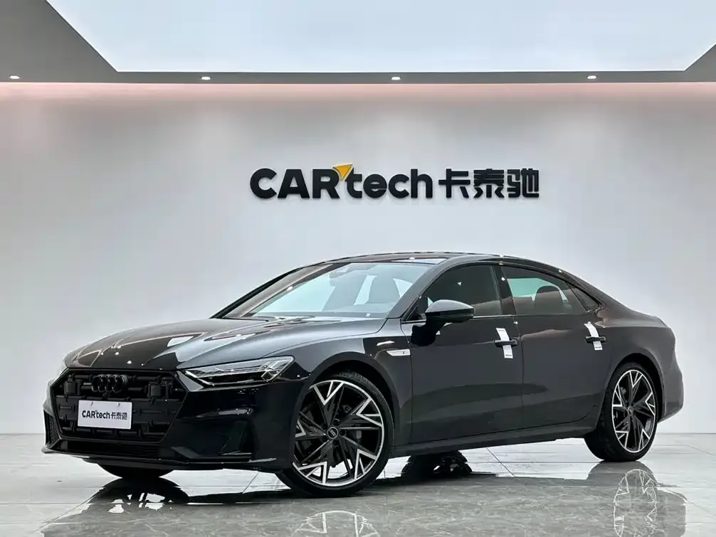 Audi A7L — фото 1
