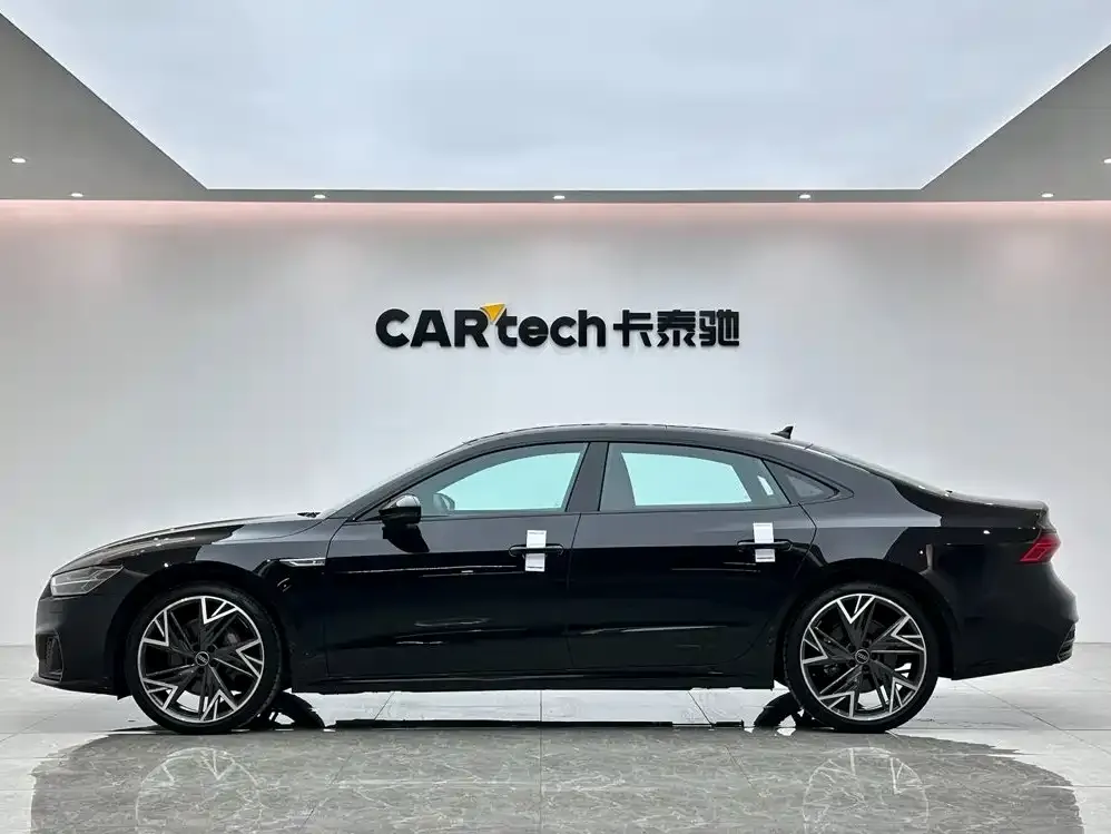 Audi A7L — фото 6