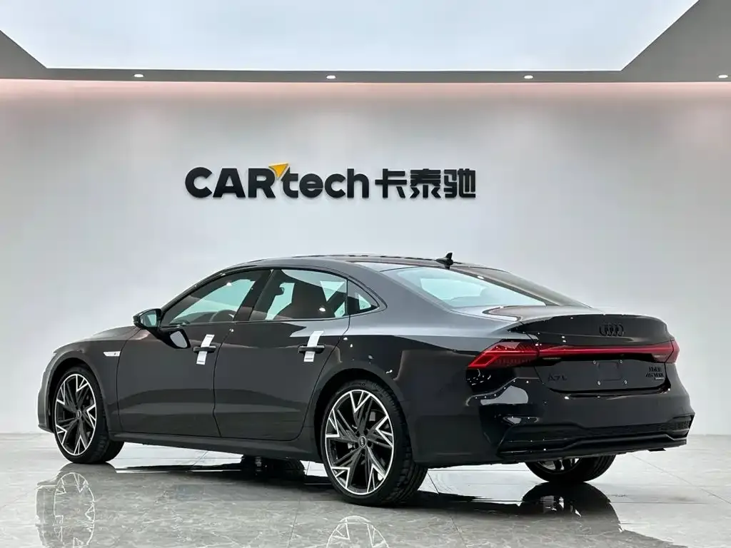 Audi A7L — фото 9