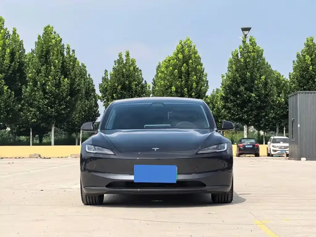 Tesla Model 3 — фото 7