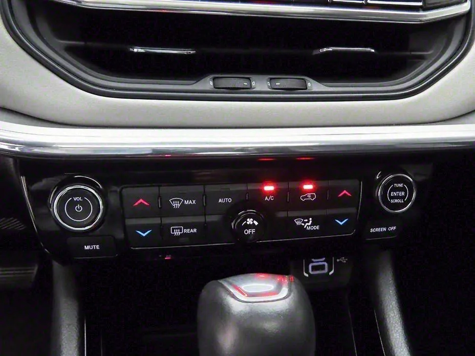 Jeep Compass — фото 6