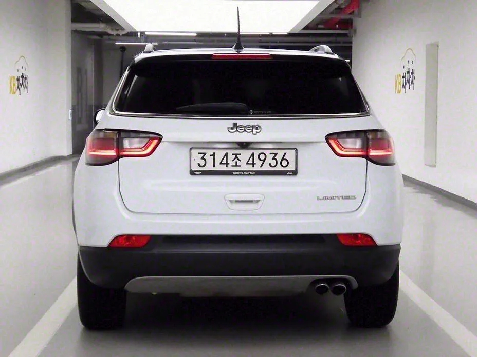 Jeep Compass — фото 10