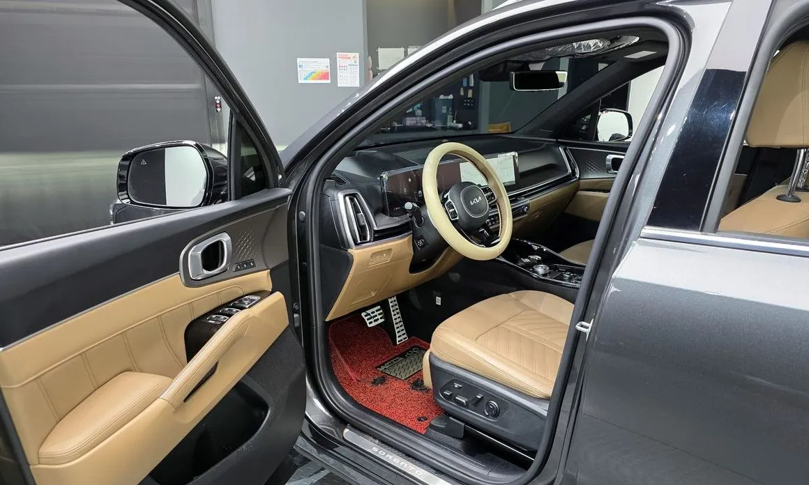 Kia Sorento — фото 9