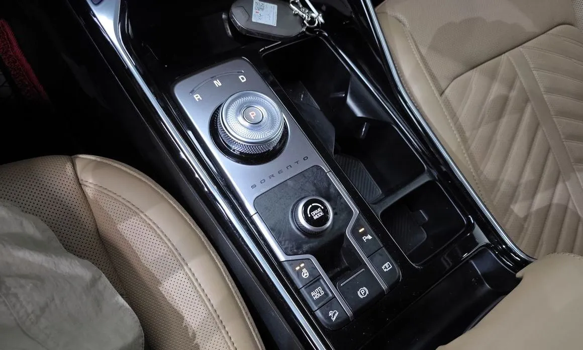 Kia Sorento — фото 7