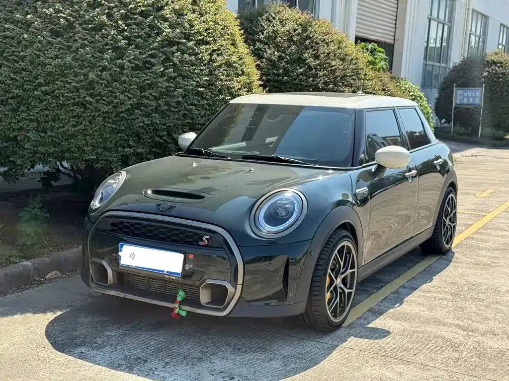 MINI Cooper (3-door) — фото 1