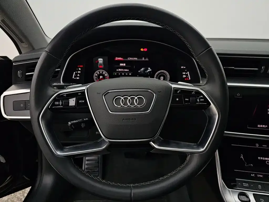 Audi A7L — фото 10