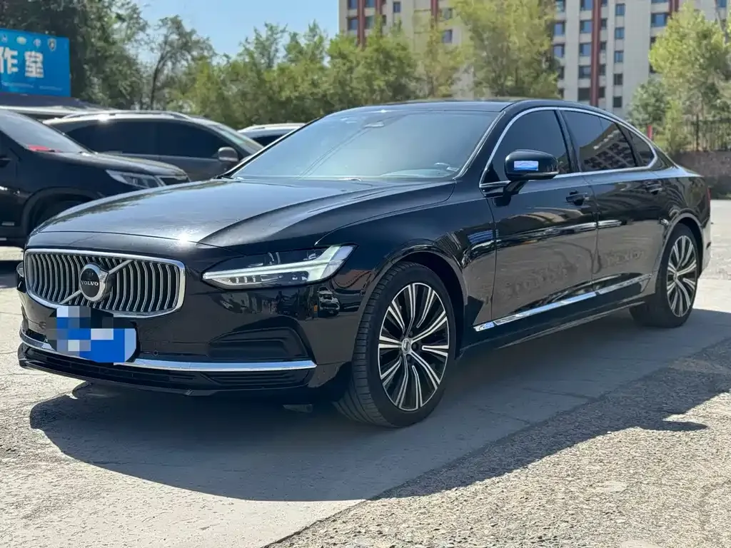 Volvo S90 — фото 1