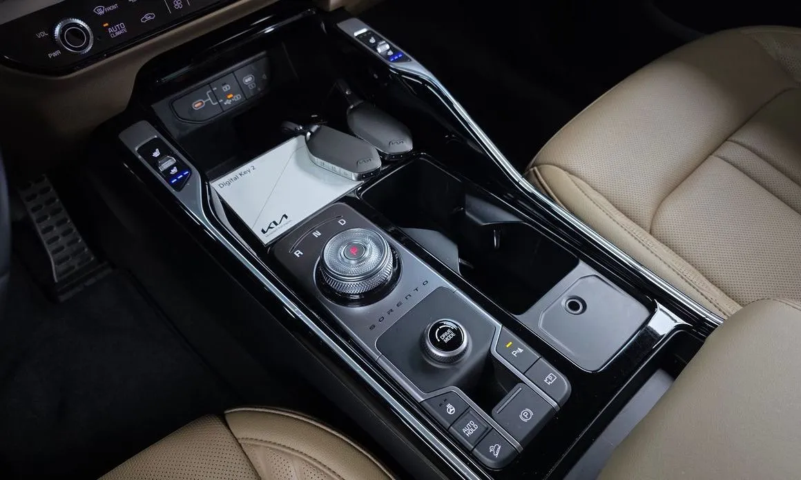 Kia Sorento — фото 6