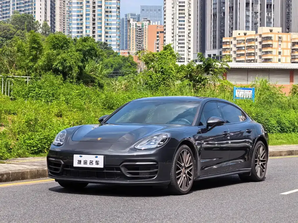 Porsche Panamera — фото 1