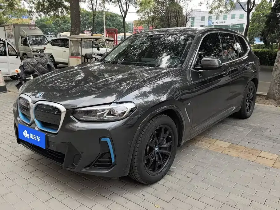 BMW iX3 — фото 1
