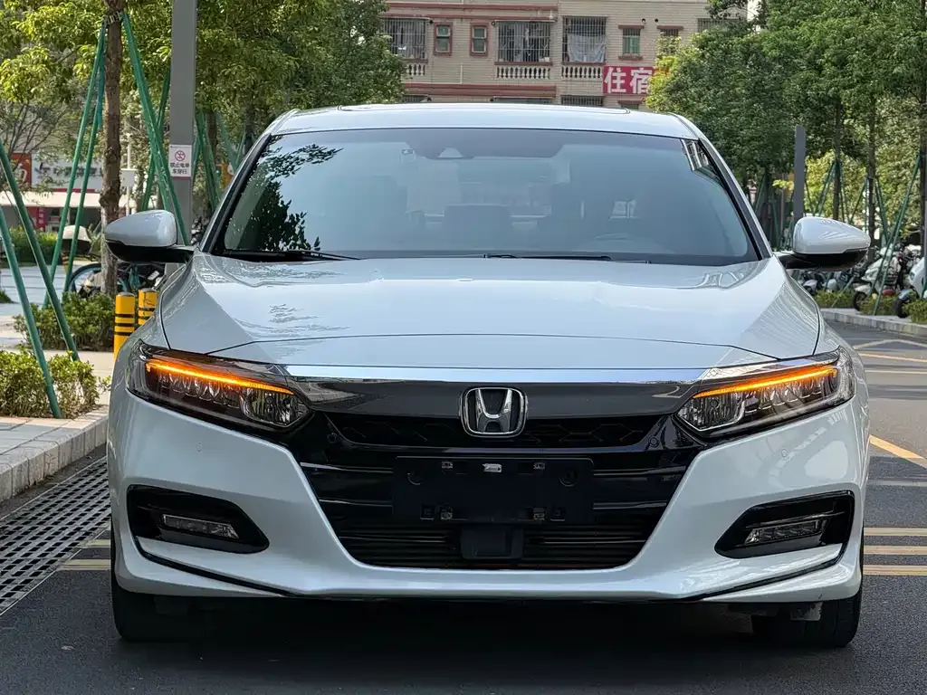 Honda Accord — фото 4