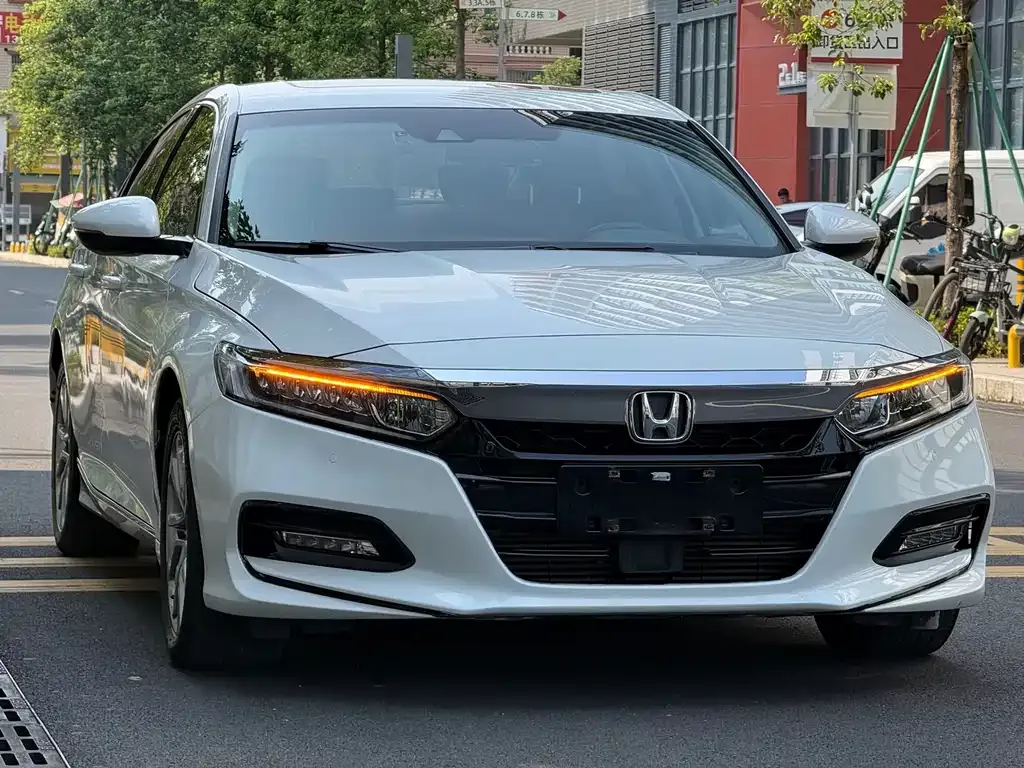 Honda Accord — фото 5