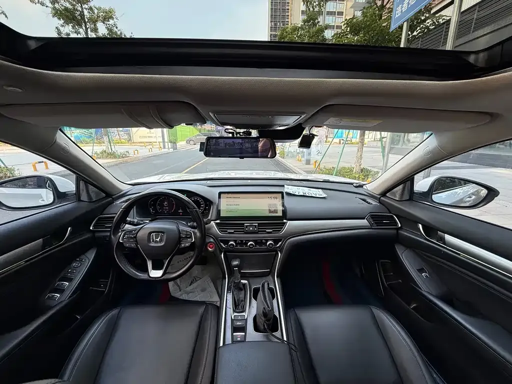 Honda Accord — фото 9