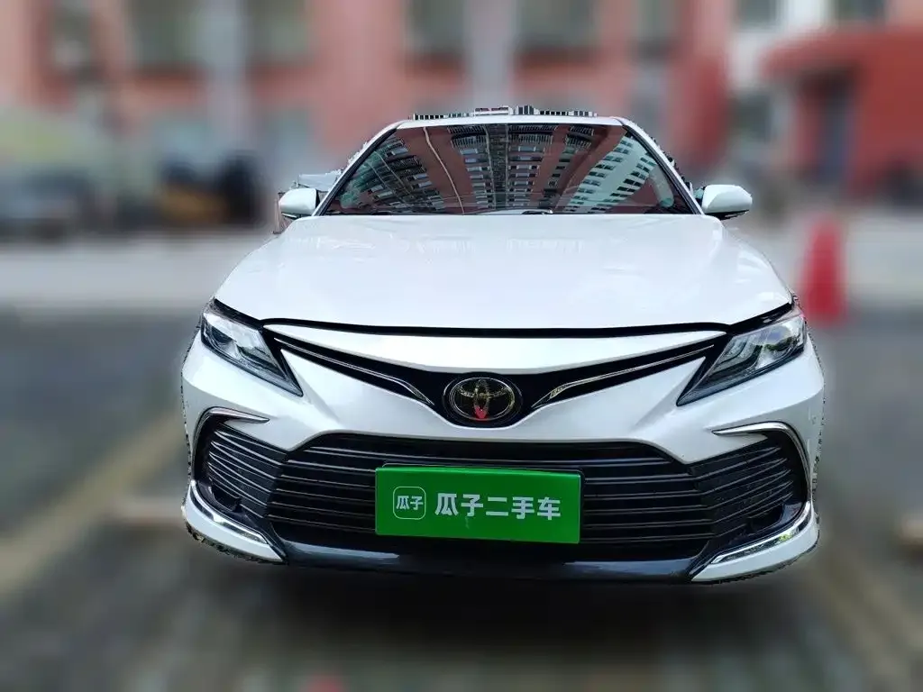 Toyota Camry — фото 10