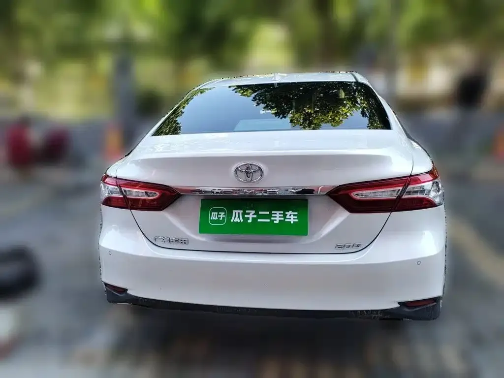 Toyota Camry — фото 2
