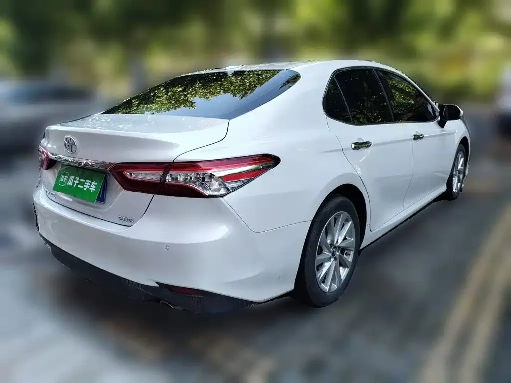 Toyota Camry — фото 4