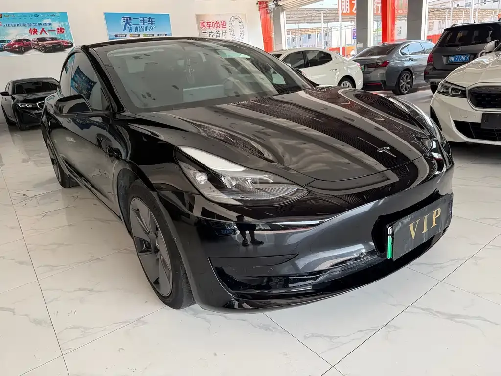 Tesla Model 3 — фото 9