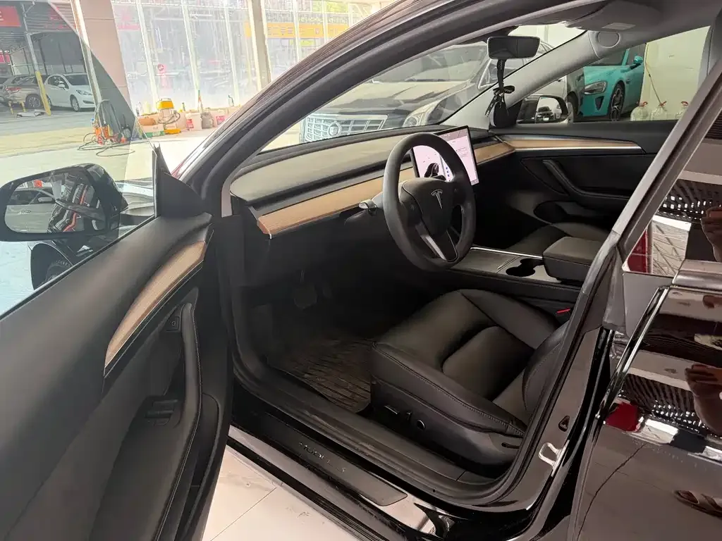 Tesla Model 3 — фото 6
