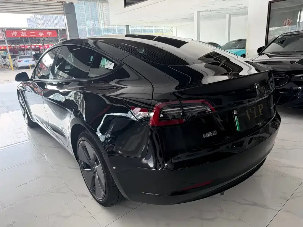 Tesla Model 3 — фото 4