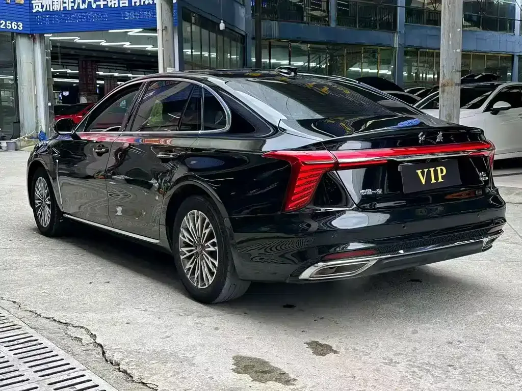 Hongqi H5 — фото 8