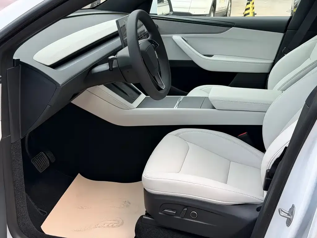Tesla Model Y — фото 5