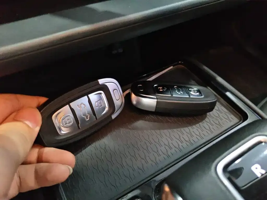 Hongqi E-QM5 — фото 10