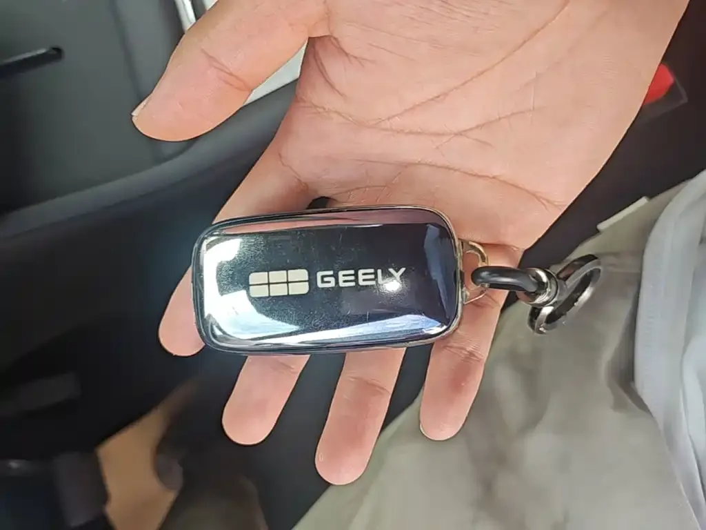 Geely Galaxy L7 — фото 3