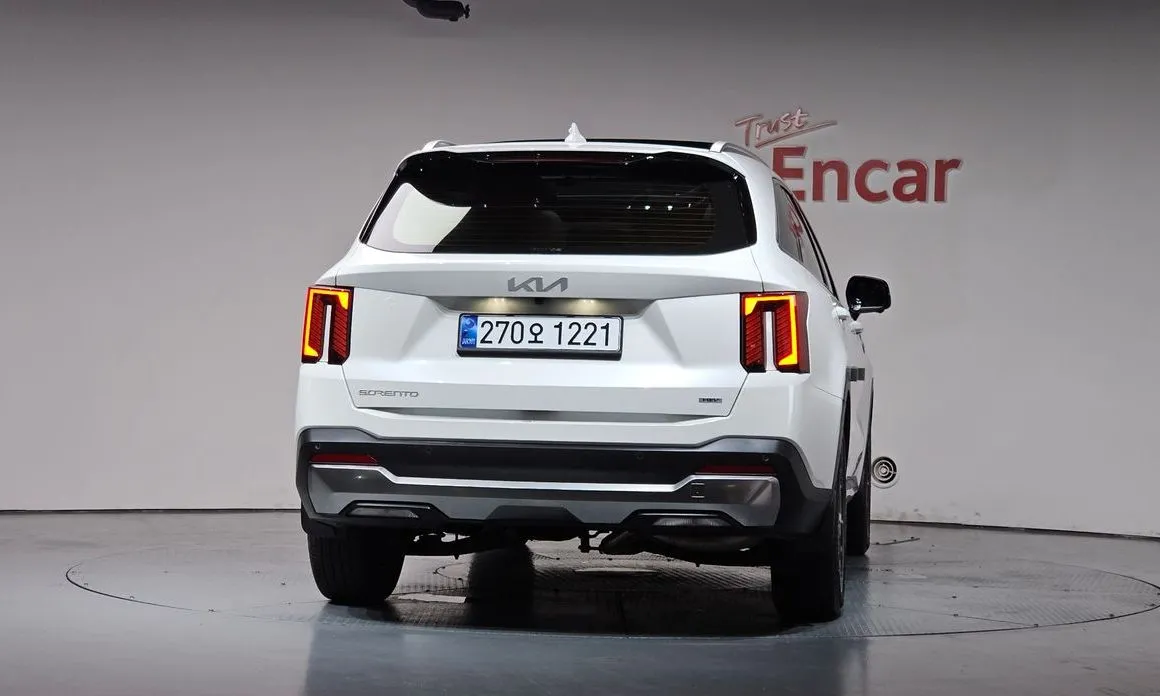 Kia Sorento — фото 5